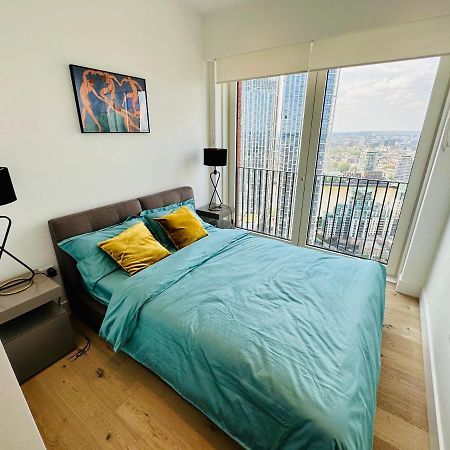 Luxury Central Flat With Stunning Views And Pool Londra Esterno foto