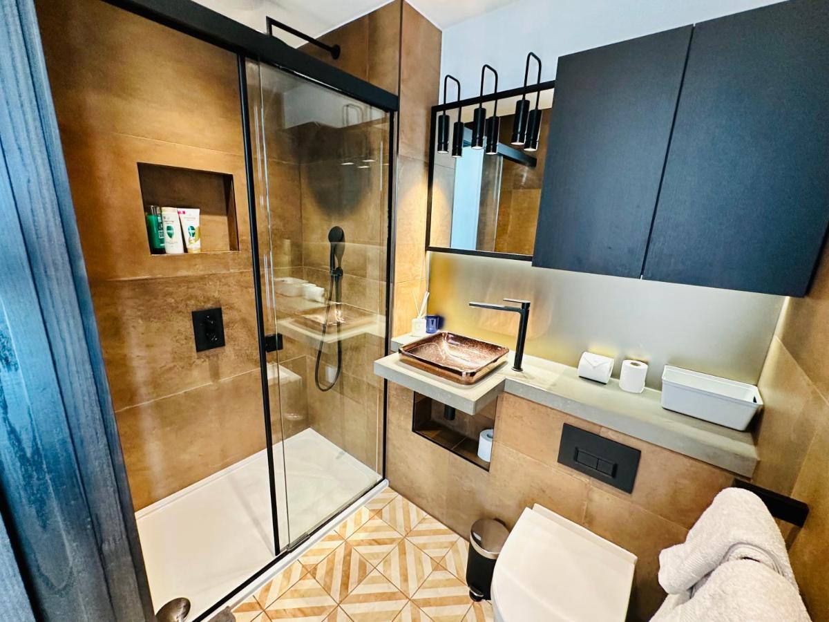 Luxury Central Flat With Stunning Views And Pool Londra Esterno foto