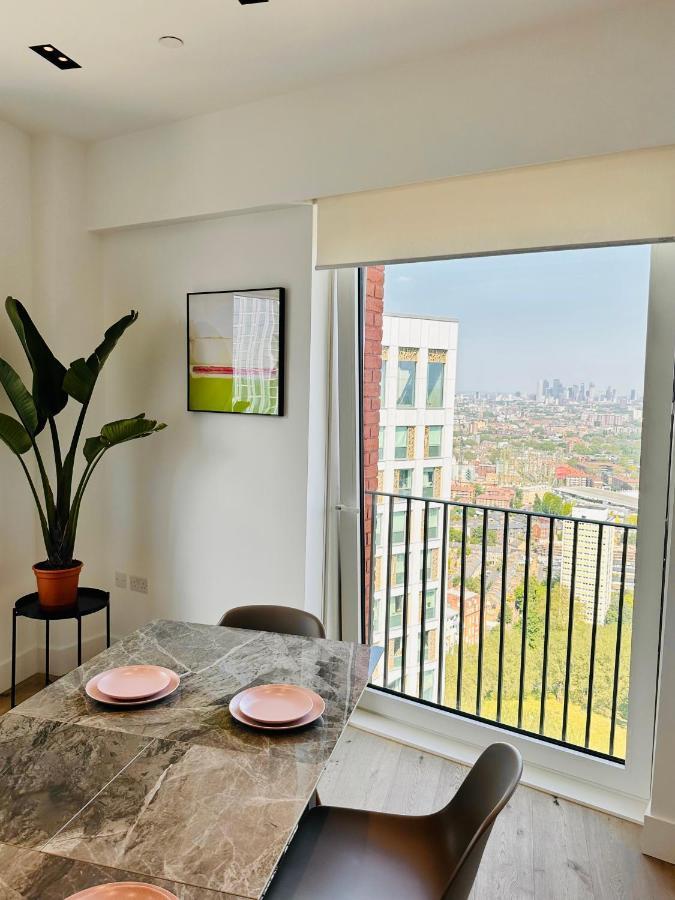 Luxury Central Flat With Stunning Views And Pool Londra Esterno foto