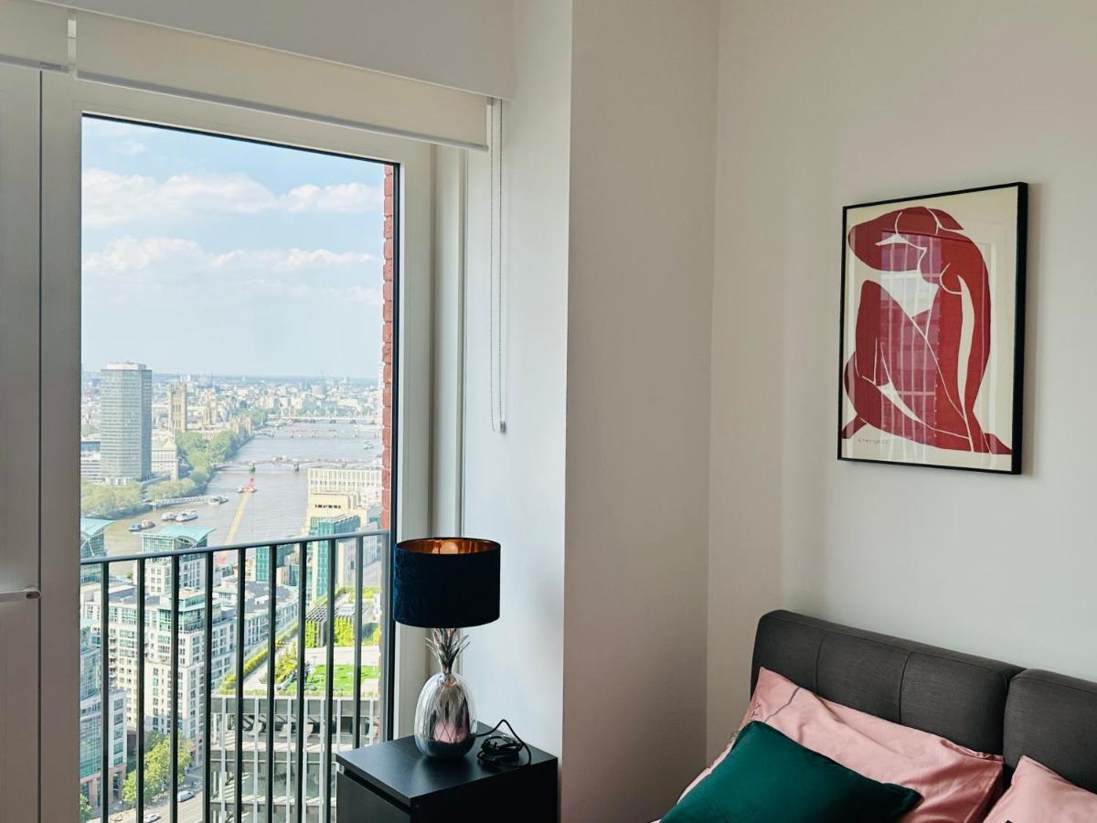 Luxury Central Flat With Stunning Views And Pool Londra Esterno foto